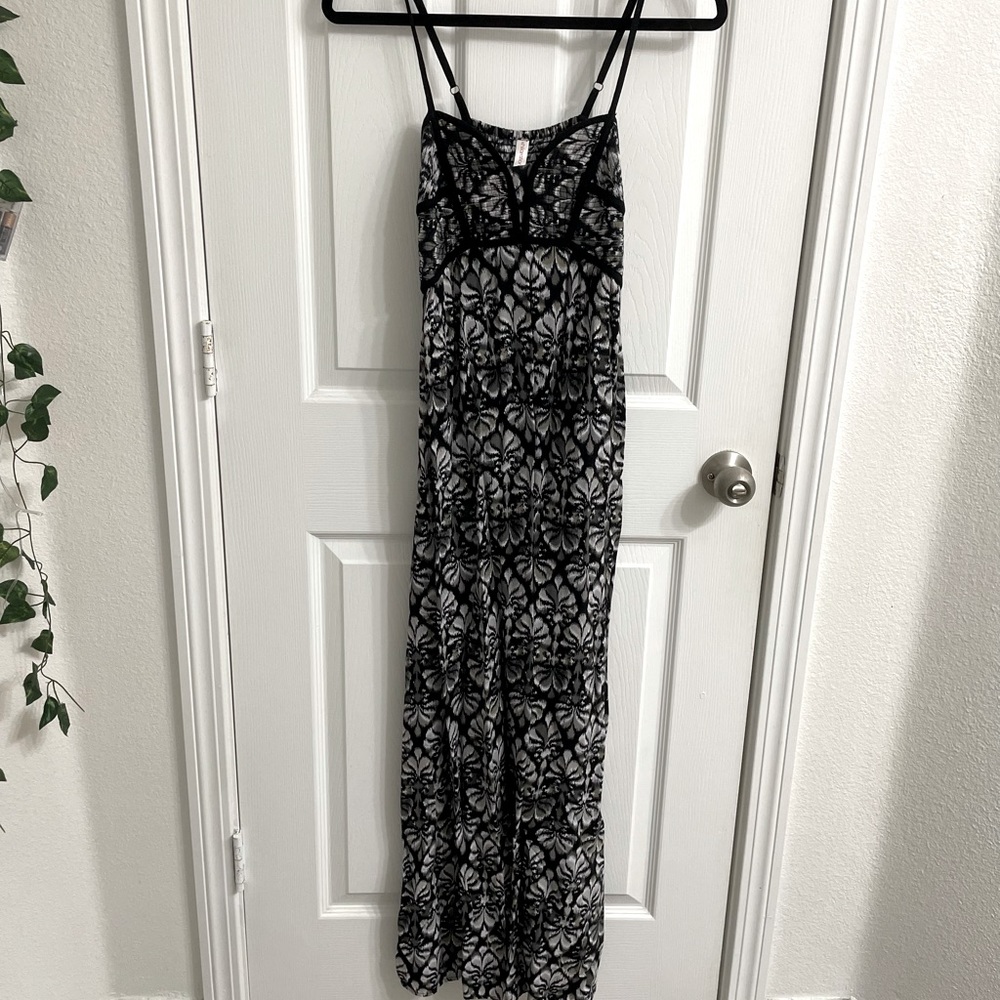 NWOT XHILARATION Maxi Dress Elegant Gray Black